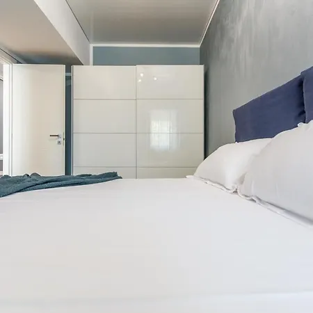 Central Beach Apartment *
